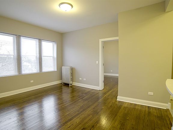 2659 Springfield #3 LR-Kitchen