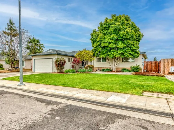 1898 Keats Ave, Clovis, CA 93611