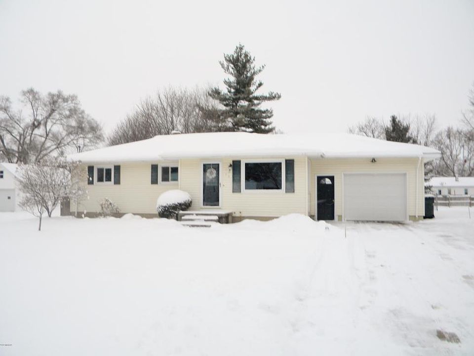 1057 Koster St, Jenison, MI 49428 Zillow