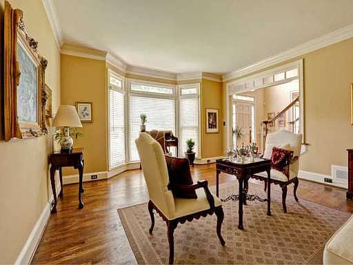 4th image of 925 Tresillian Ct