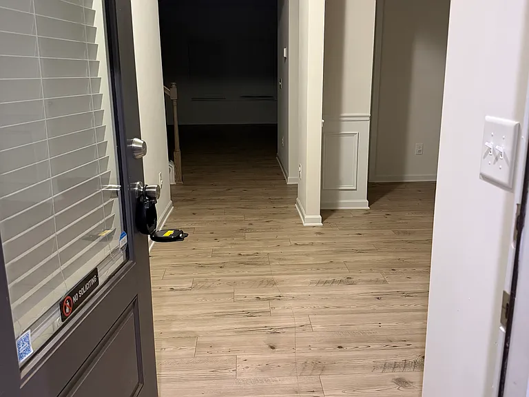 406 Larry Ln — Photo 8