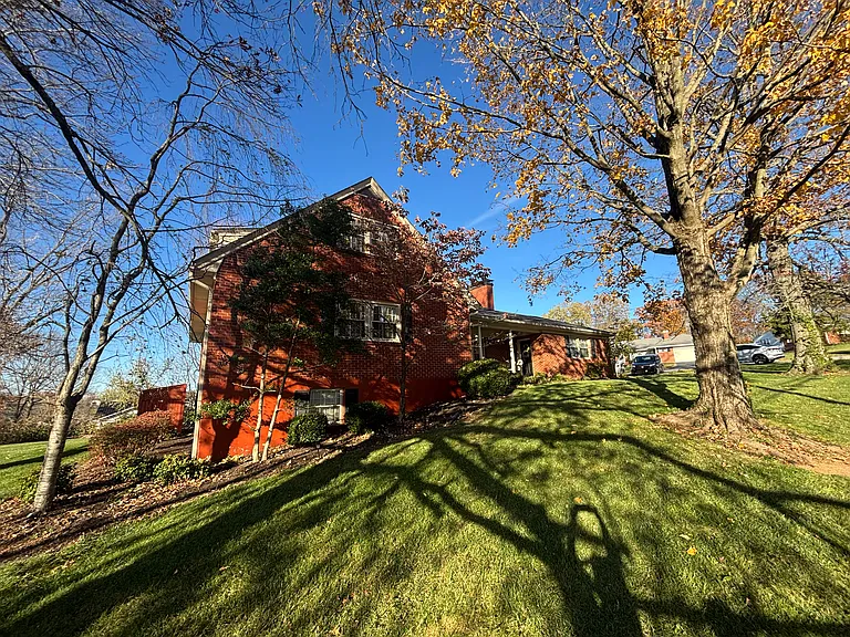 373 Bonta Dr — Photo 2