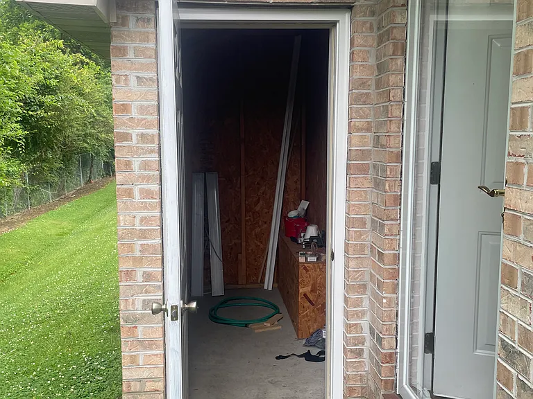 1114 Gregory Oaks Ln — Photo 10