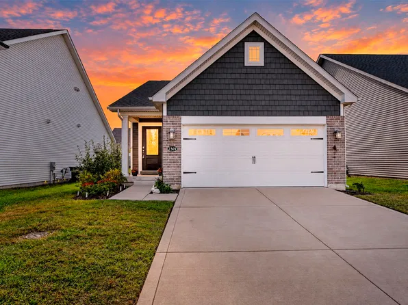 2369 Windswept Farms Dr, Eureka, MO 63025