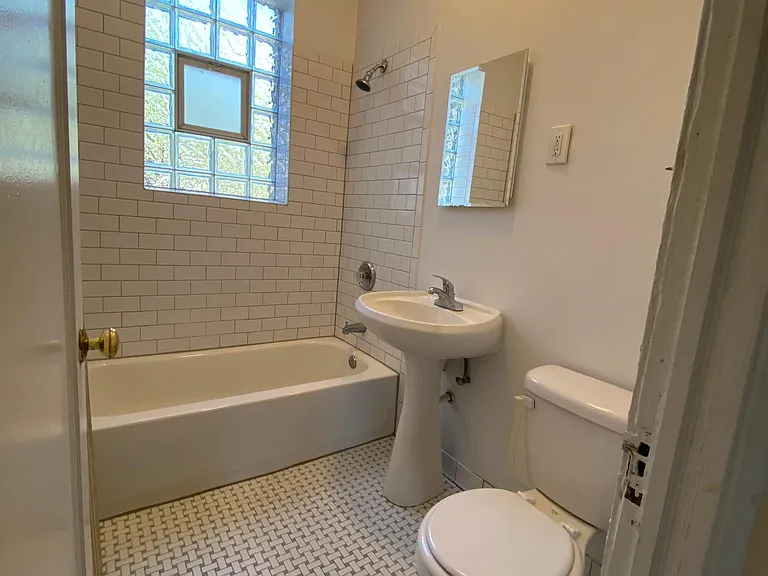 1628 W Lunt Ave #2B — Photo 8