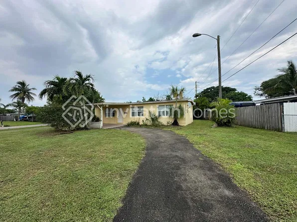 2320 Rue Rd, West Palm Beach, FL 33415