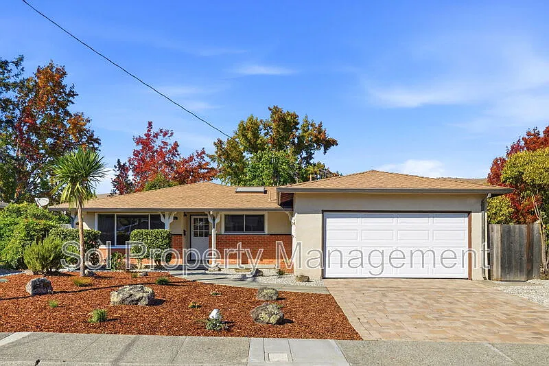 3 bed, 2.0 bath, 1526 sqft, $5,900 — Photo 1