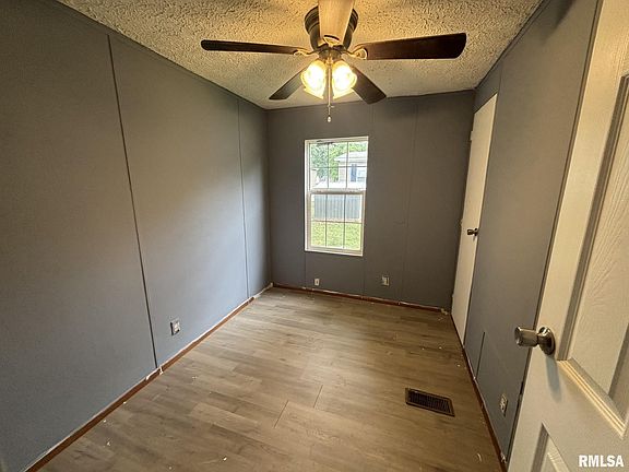 5th image of 1236 N Oaklane Rd #153