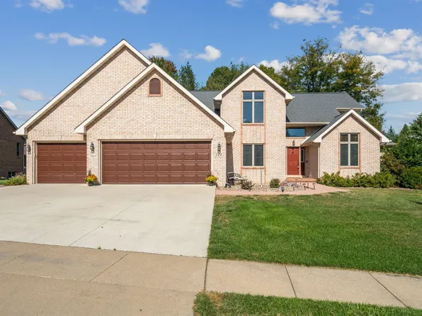 722 June Dr, Dubuque, IA 52003