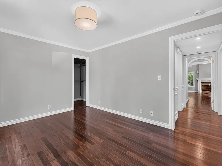 1912 Hannibal Dr — Photo 32