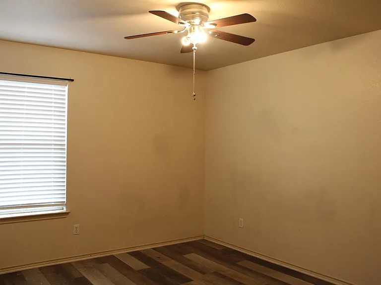 415 E 4th Ave #D — Photo 11
