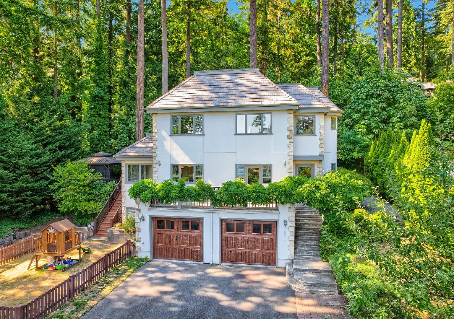 Elegant French Country Home with Lake Washington & Mount Rainier Views — Photo 2