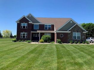 7944 Secretariat Dr, Saline, MI 48176