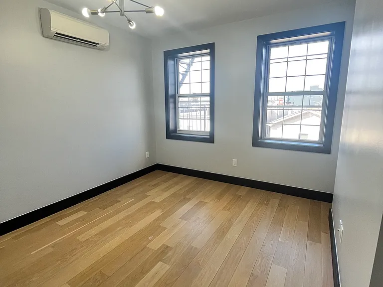41 Van Wagenen Ave #3L — Photo 5