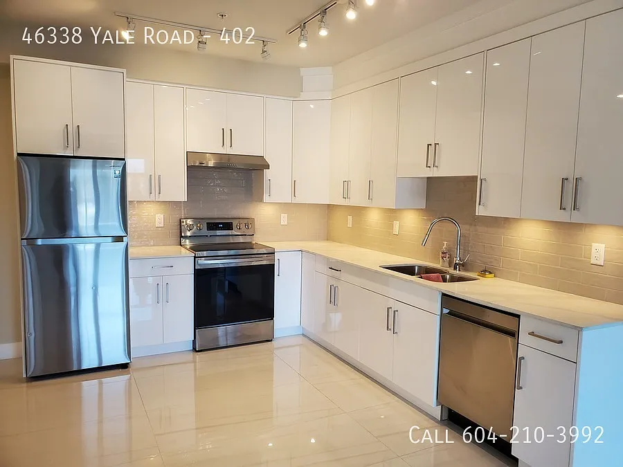 One Bedroom Condo at Yaletown Living-3 Month Utilities Included! — Photo 4