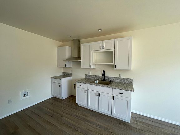 5th image of 146 N Marshall Ct