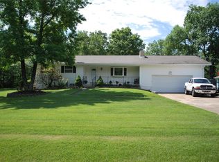2151 Lone Wolf Dr, Cuba, MO 65453