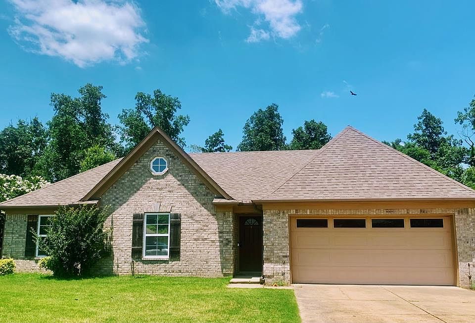 1st image of 125 Garden Terrace Dr