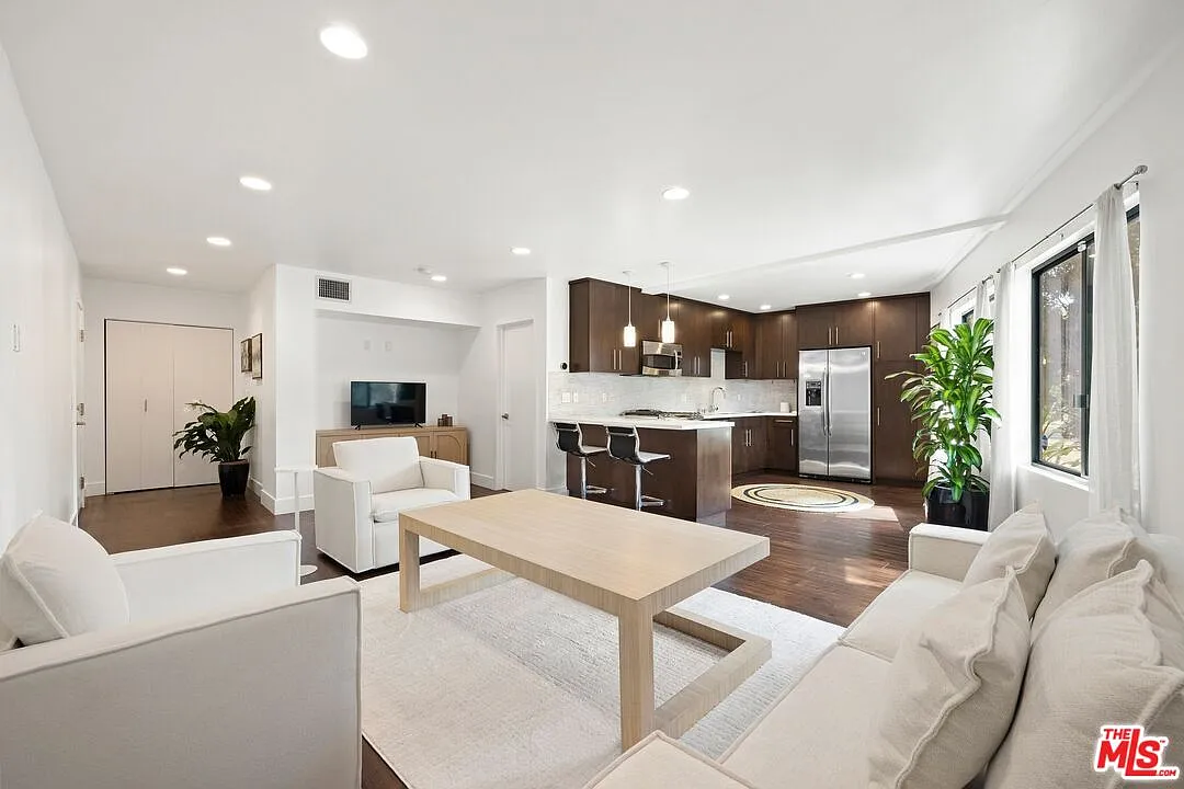 1 bed, 1.0 bath, 800 sqft, $3,195 — Photo 1