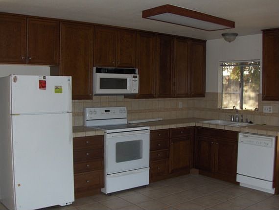 2nd image of 510 S Hayden Dr