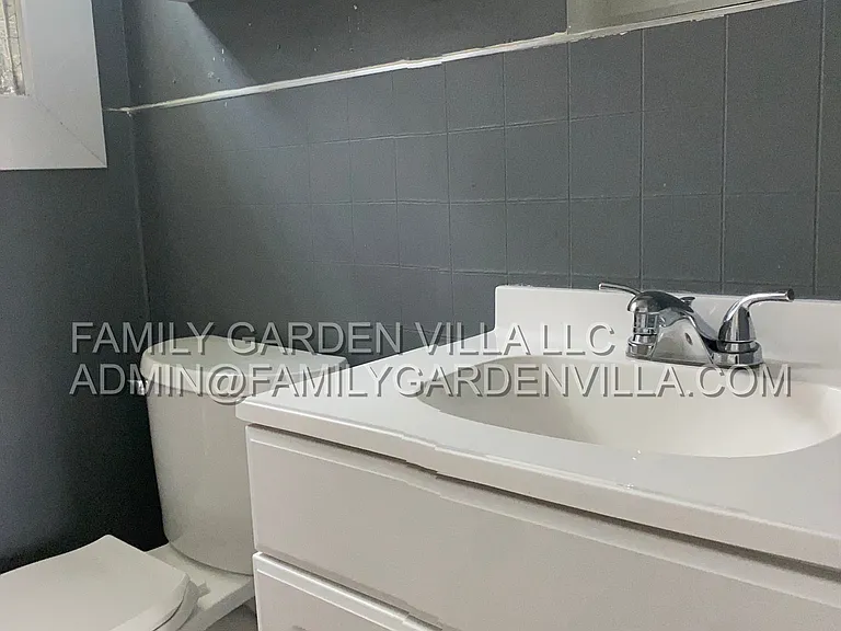1836A Ridgefield Ave — Photo 9