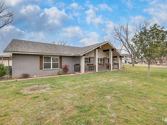 3rd image of 2052 Country Club Estates Cir