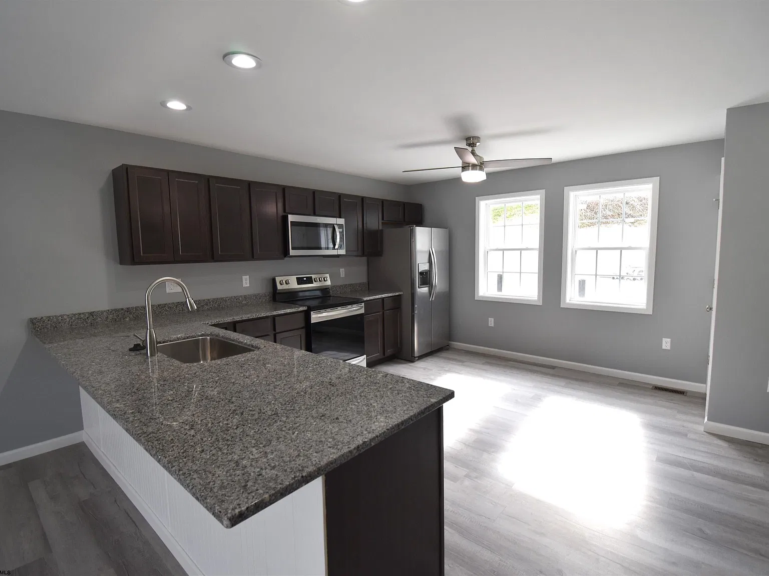 2 bed, 2.5 bath, $1,650 — Photo 4