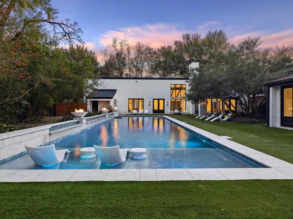 8 E Rivercrest Dr, Houston, TX 77042