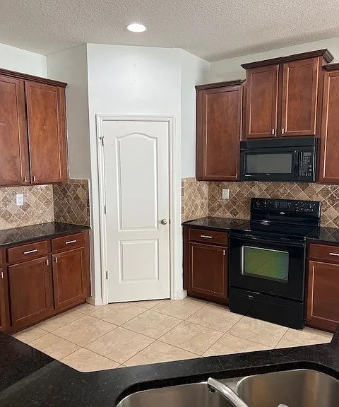 3648 Briar Run Dr — Photo 8
