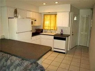 2 bed, 928 sqft, $1,895 — Photo 3