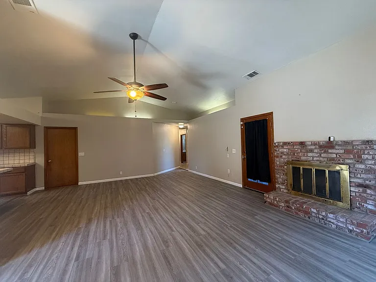1105 S Jeffrey Ct — Photo 9