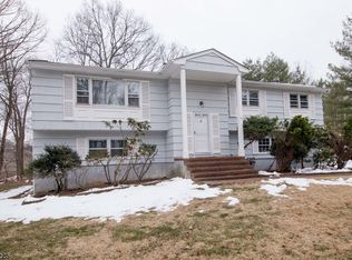 10 N Pond Rd, Whippany, NJ 07981