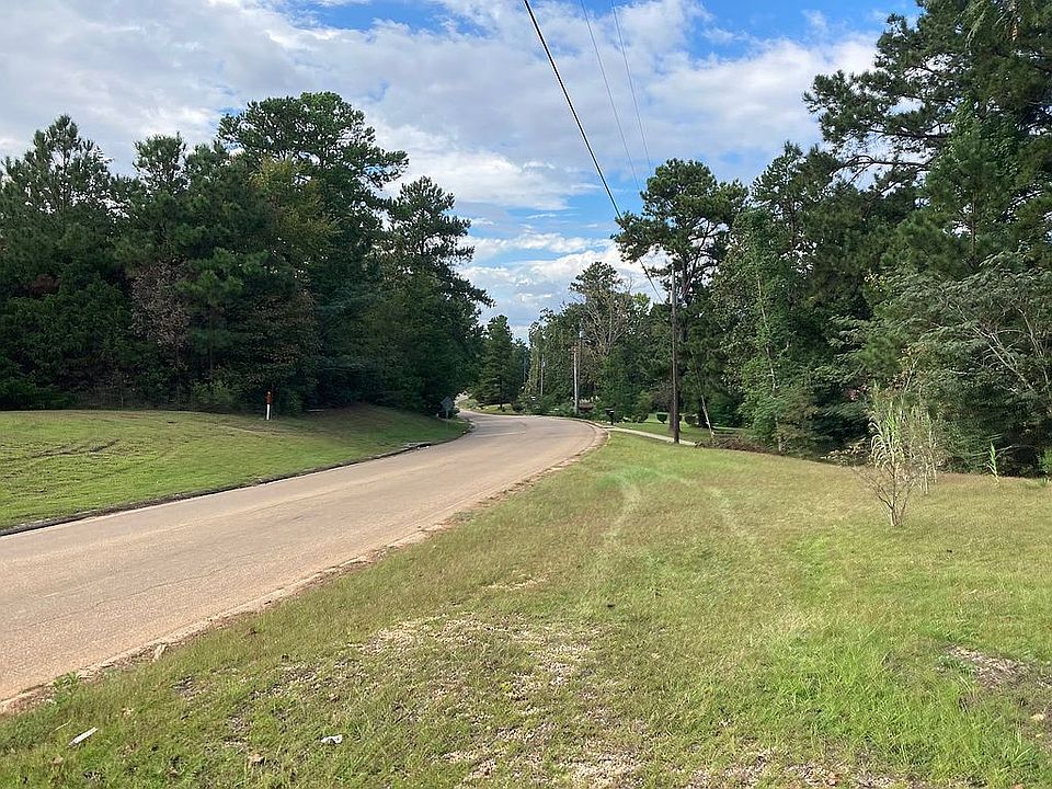 2nd image of 2439 S Pearson Rd