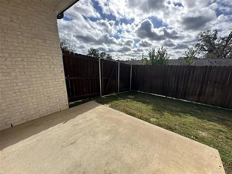 8406 Cambridge Rd — Photo 21