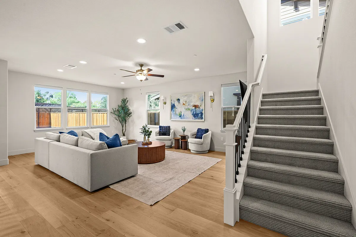4 bed, $7,000 — Photo 3