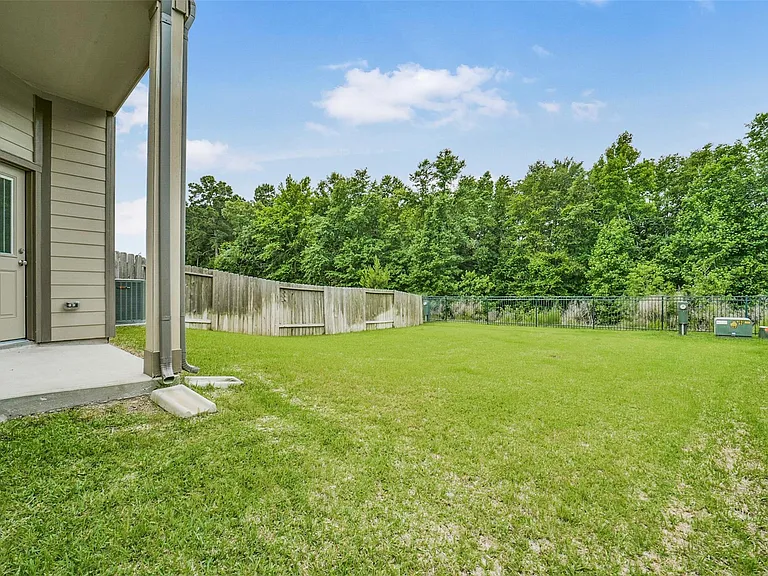 323 N Spotted Fern Dr — Photo 33