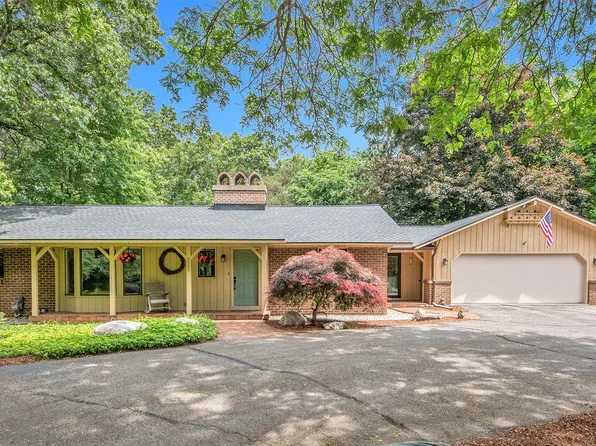 9009 Conservation Ct NE, Ada, MI 49301