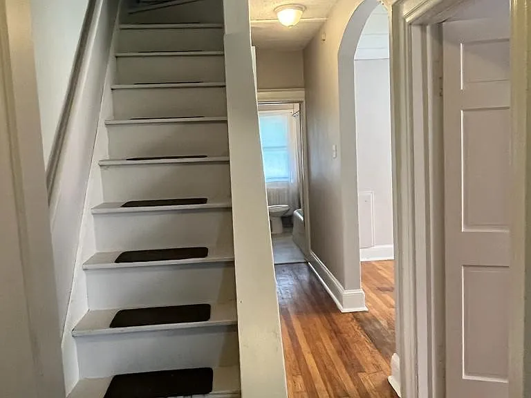 1015 Clay Ave #5 — Photo 4