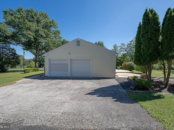 3rd image of 131 Godshall Rd