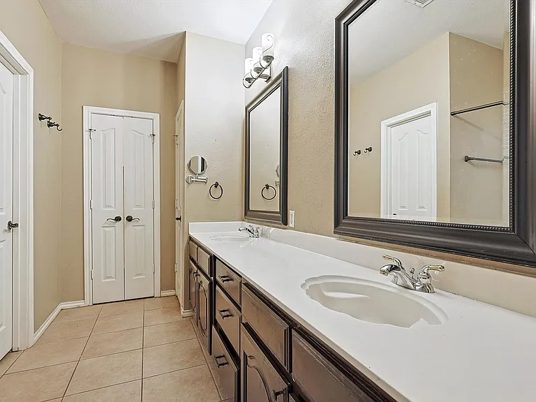8837 Sunset Trace Dr — Photo 16