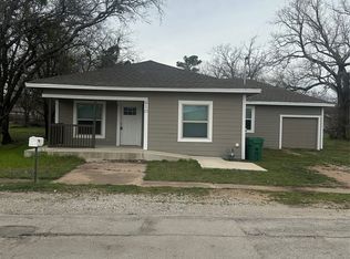 610 N Mason St, Bowie, TX 76230