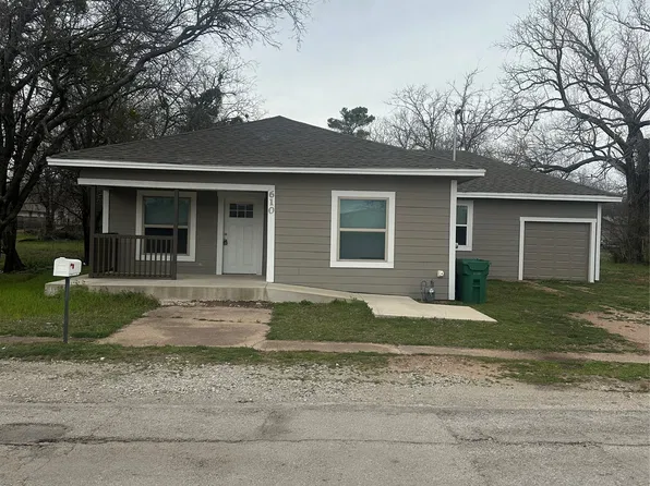 610 N Mason St, Bowie, TX 76230