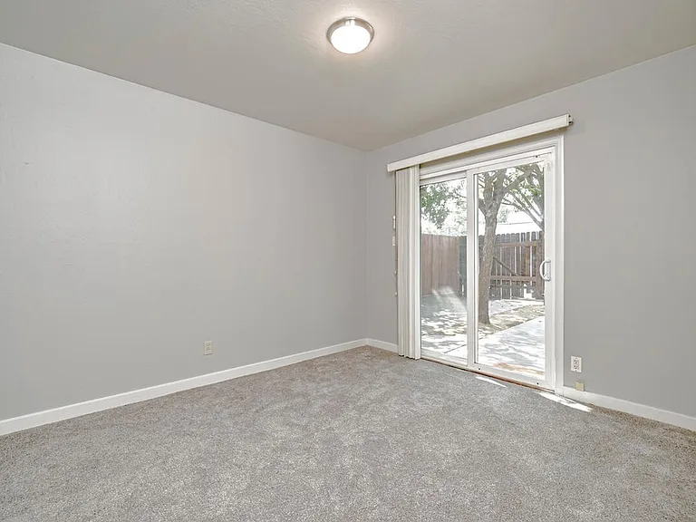 543 545 547 I Street — Photo 9