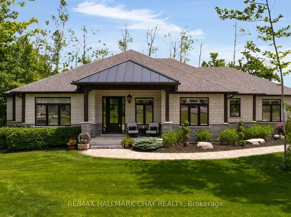 7 Byers St, Springwater, ON L9X 2A3