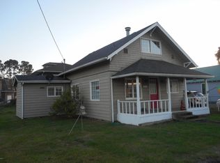 225 NW Spruce St, Waldport, OR