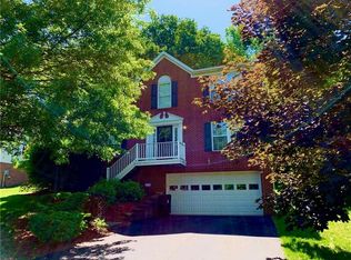 86 Parklane Dr, Canonsburg, PA 15317