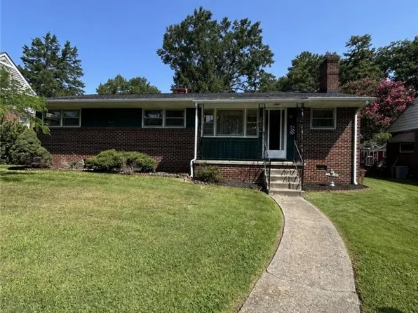 3017 Sherwood Ln, Hopewell, VA 23860