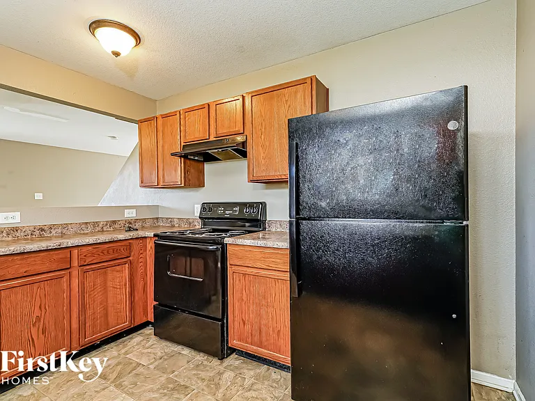 10702 Gathering Dr — Photo 6