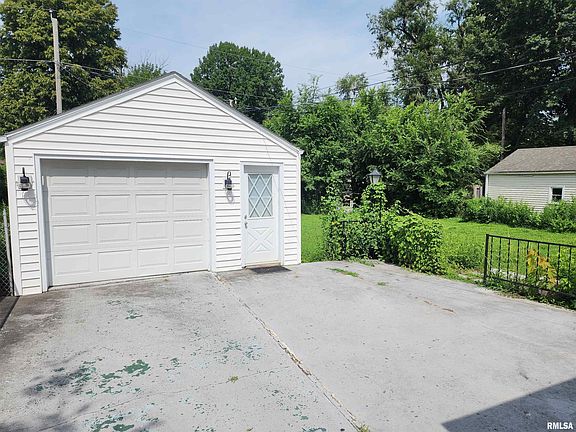 3rd image of 2537 Holmes Ave