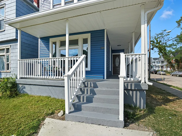 1820 Hewitt Ave — Photo 8